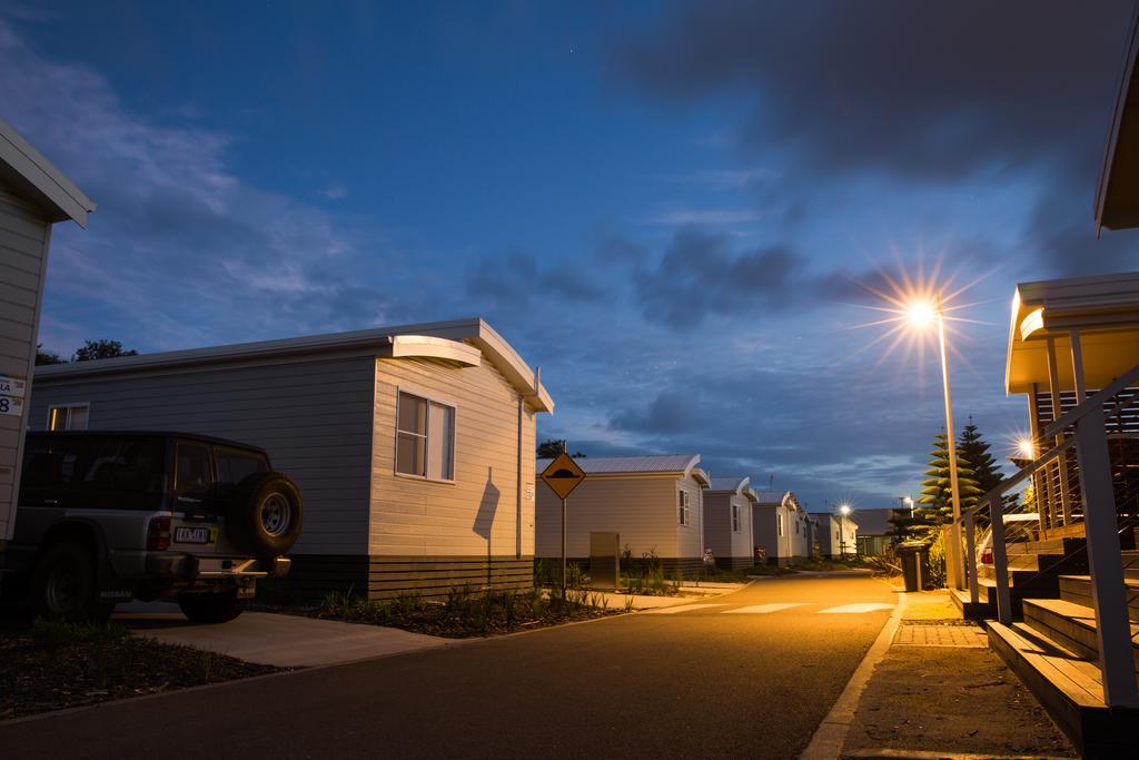 Nrma Stockton Beach Holiday Park Quarto foto